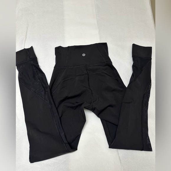 Lululemon mesh leggings ♥️ - Picture 4 of 7